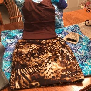 Cache brown animal print skirt. Rouching on the front.